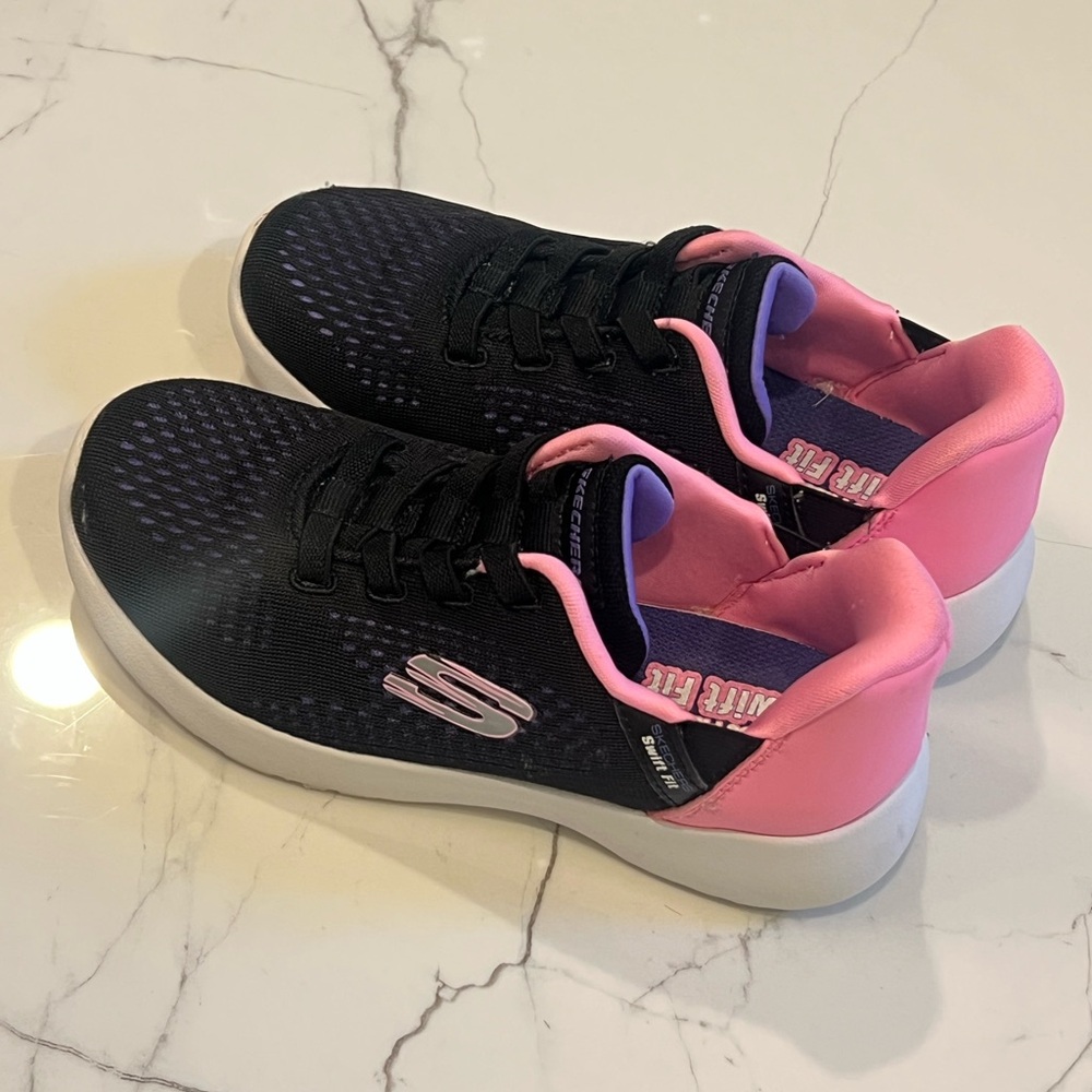 Skechers kids girls hands free swift fit sneakers black/pink/purple
1